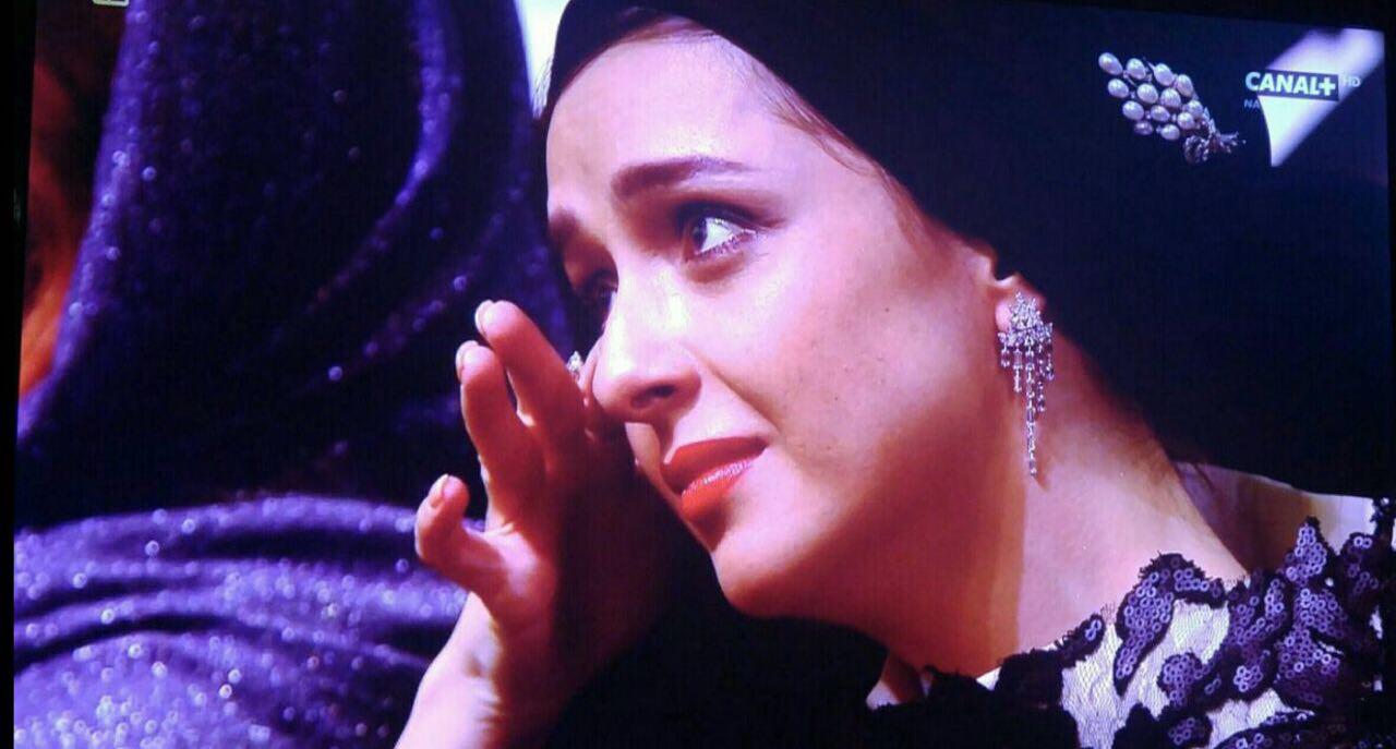 اشک های ترانه علیدوستی پس از اعلام شهاب حسینی برای جایزه بهترین بازیگر مرد
